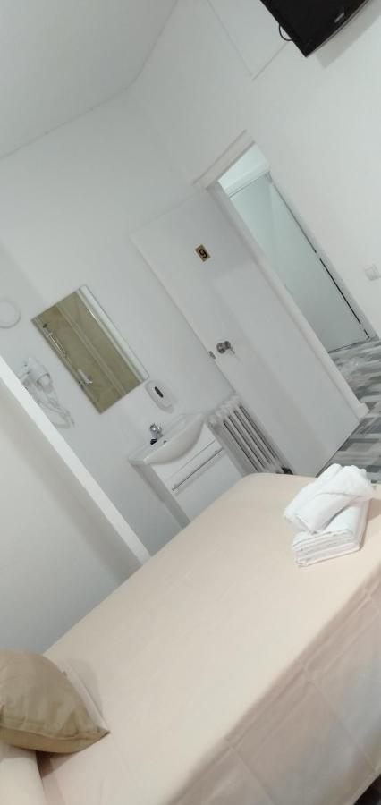 Hostal Noche Y Dia Madrid Exterior photo